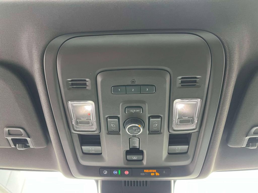 Used 2023 GMC Yukon Denali image 36