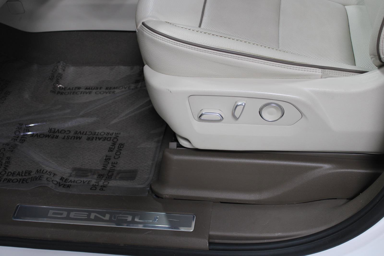 Used 2024 GMC Yukon XL Denali w/ Advanced Technology Package image 33