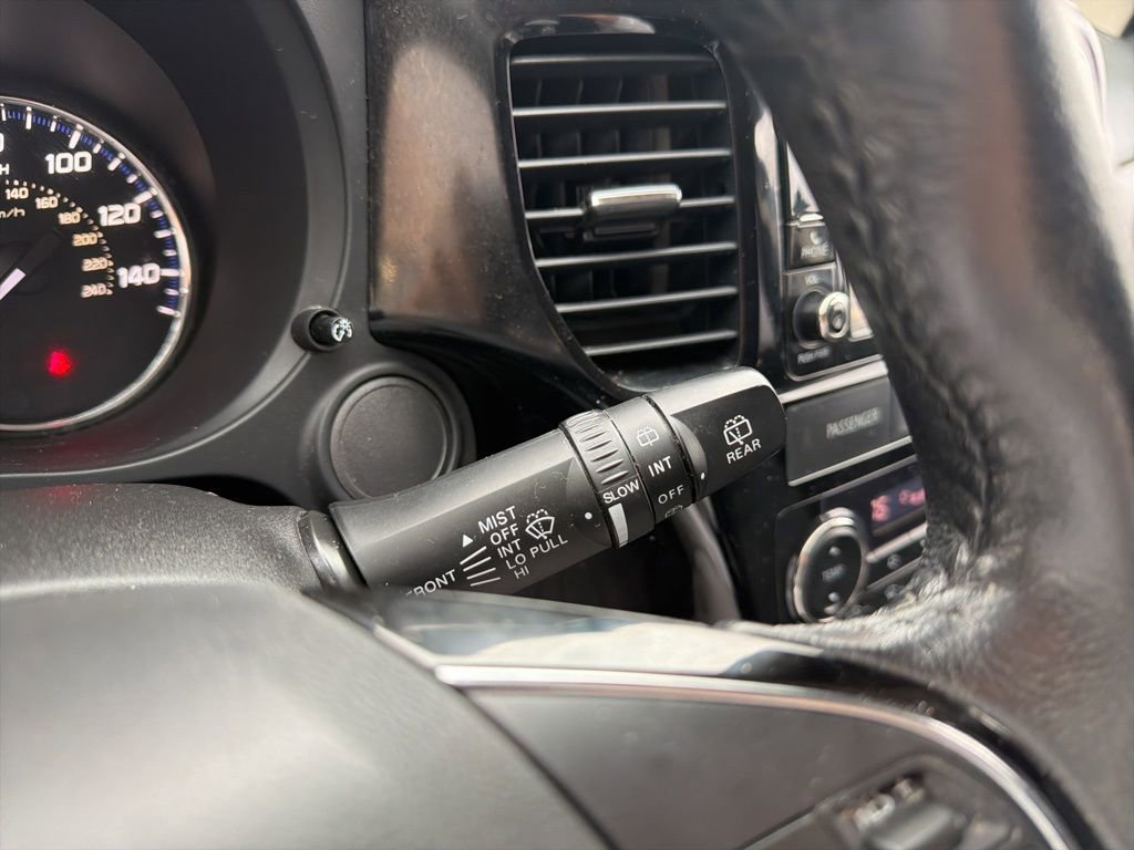 Used 2017 Mitsubishi Outlander ES image 27