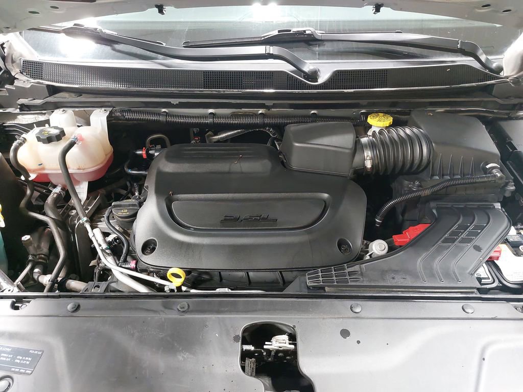 Used 2024 Chrysler Pacifica Touring-L FWD image 29