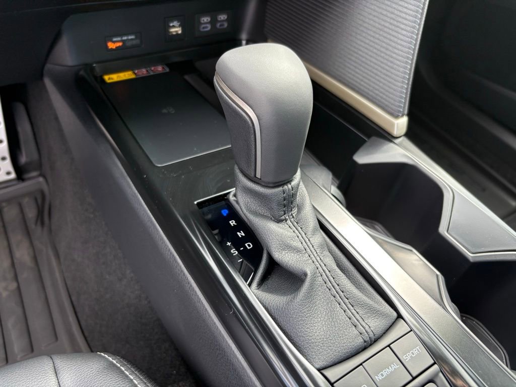 Used 2025 Toyota Camry SE image 20