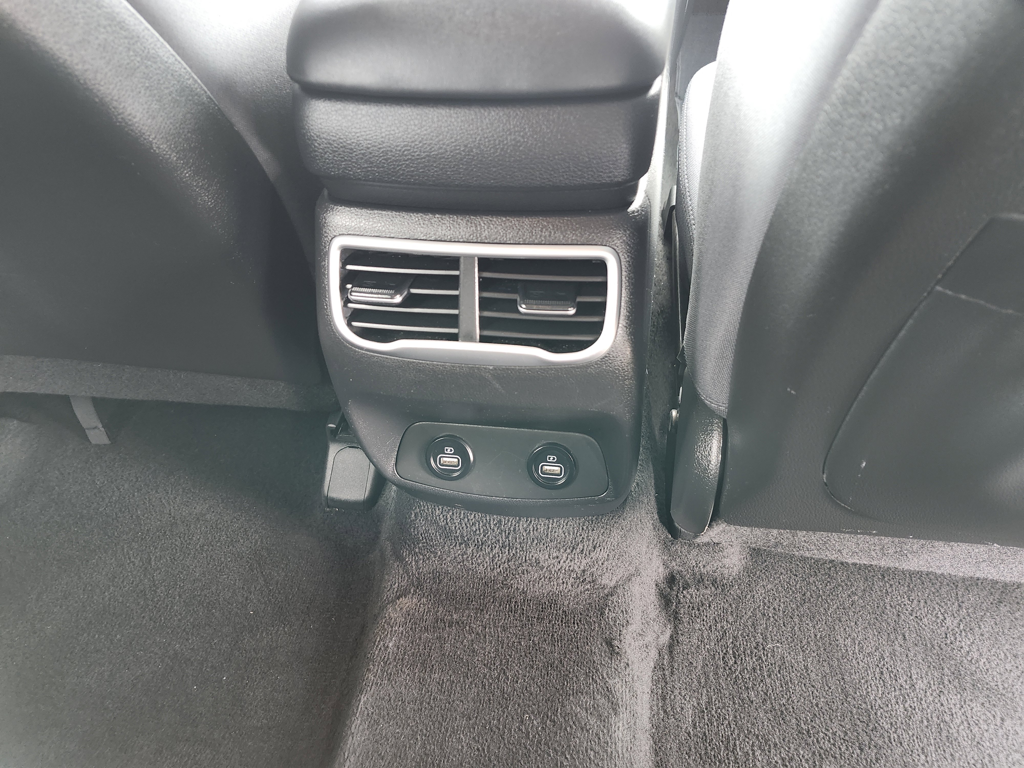 Used 2023 Hyundai Santa Fe SEL FWD image 25