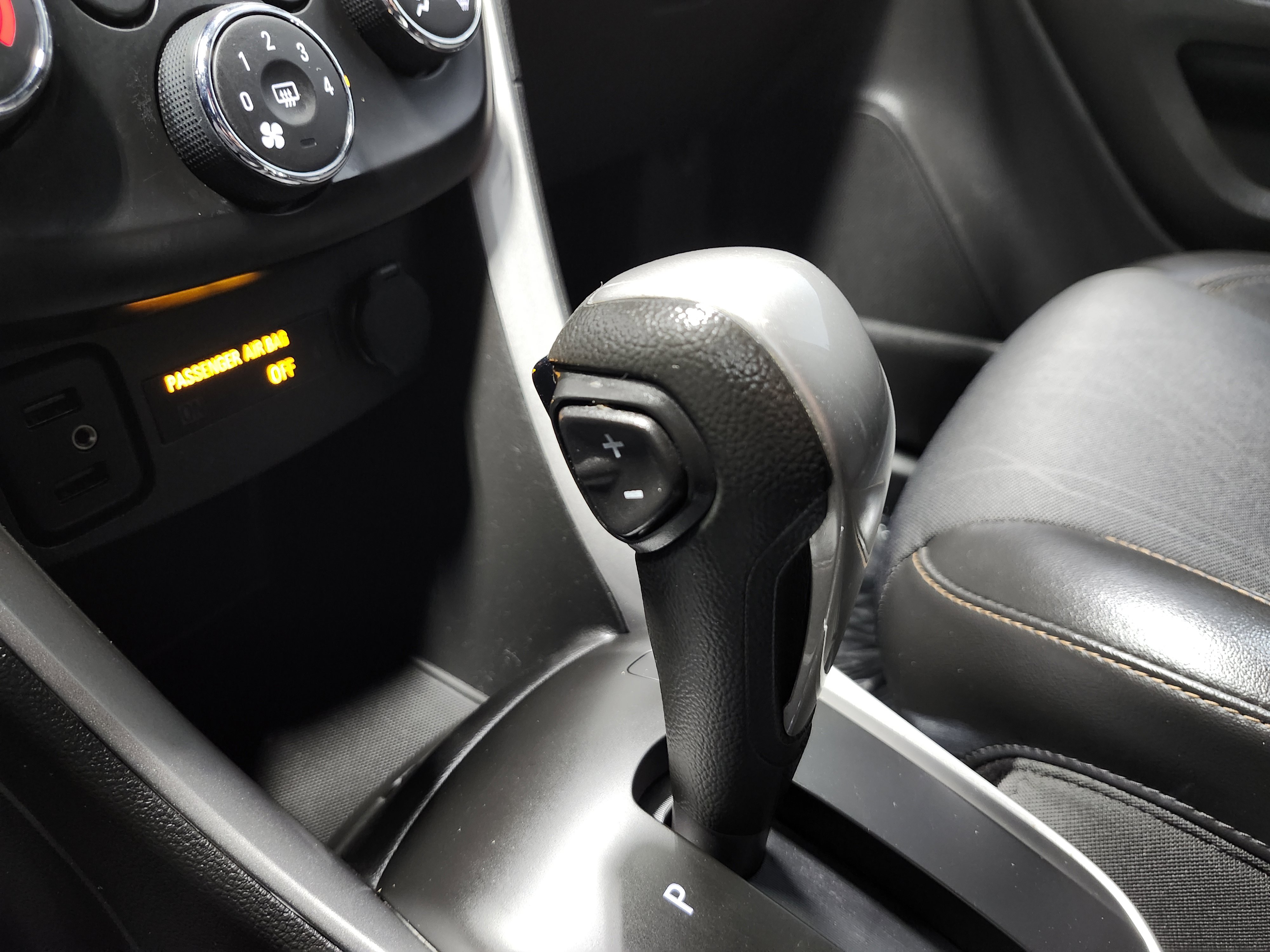 Used 2020 Chevrolet Trax LT w/ LT Convenience Package image 9