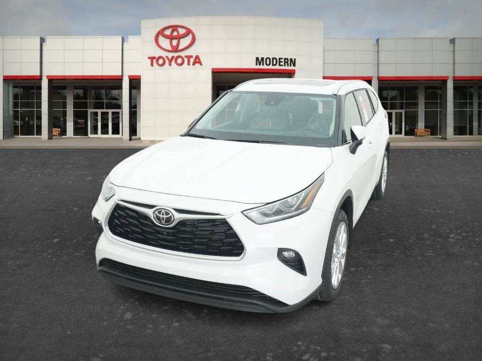 New 2026 Toyota Highlander Limited AWD/4WD image 10