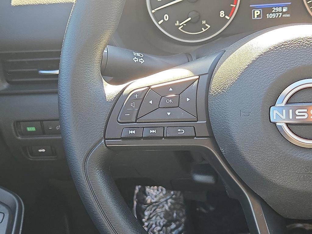 Used 2025 Nissan Sentra S image 17