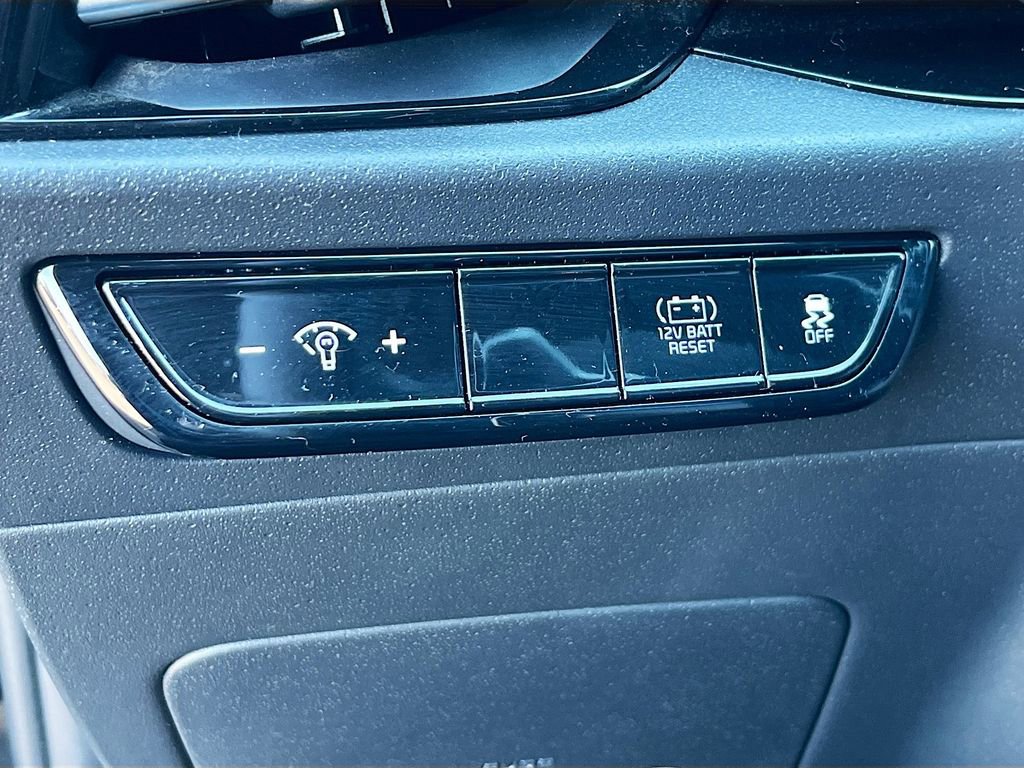 Certified 2023 Kia Niro EX Touring image 10