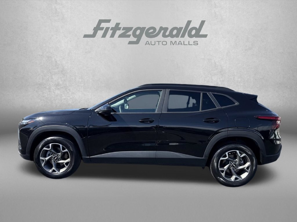 Used 2025 Chevrolet Trax LT FWD image 10