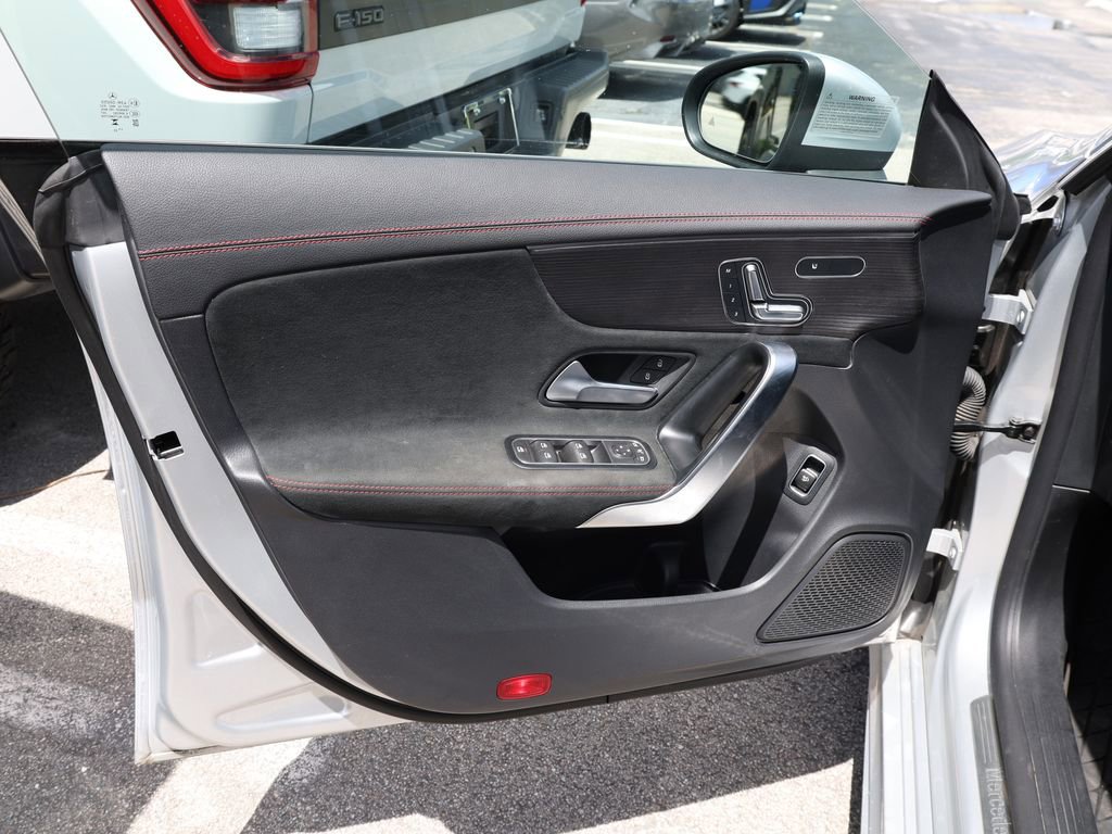 Used 2023 Mercedes-Benz CLA 250 4MATIC image 10