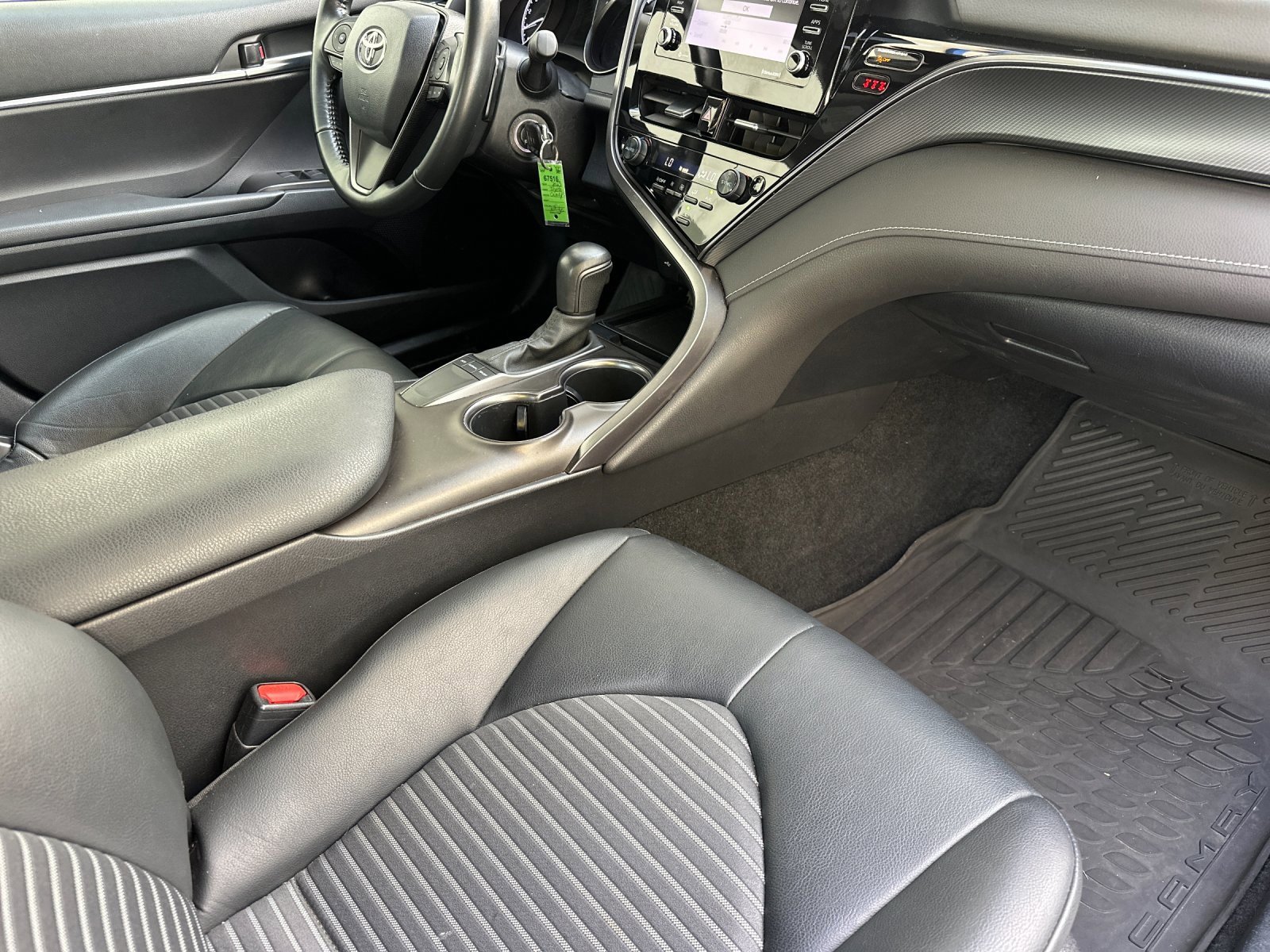 Used 2023 Toyota Camry SE image 16