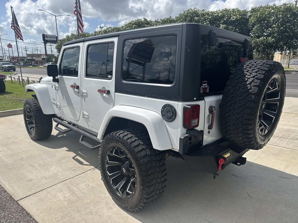 Used 2016 Jeep Wrangler Unlimited Sahara w/ Connectivity Group AWD/4WD image 6