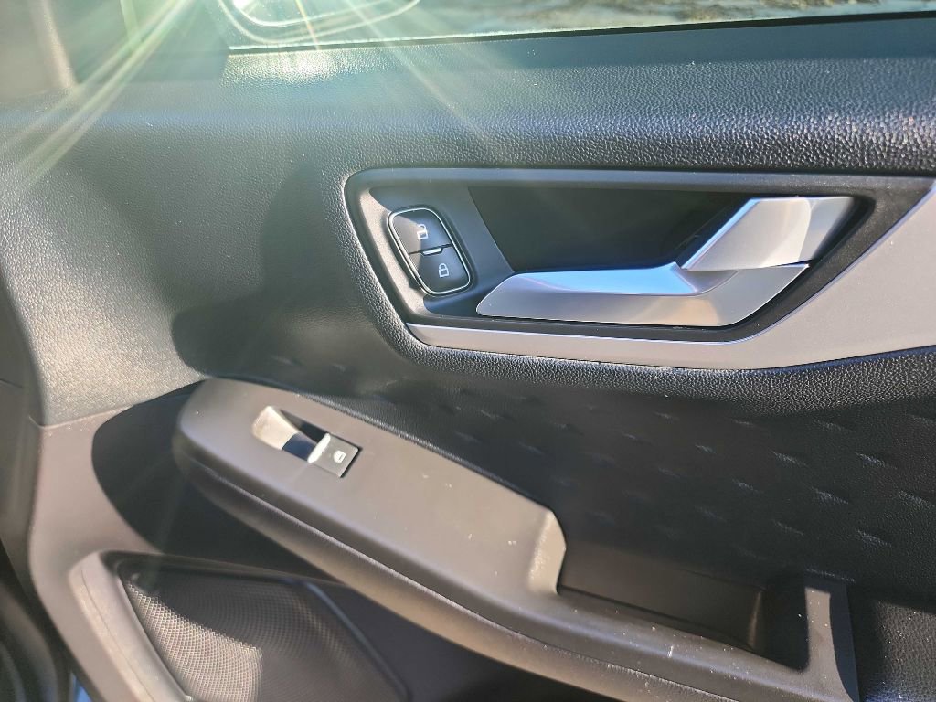 Used 2020 Ford Escape SEL image 39