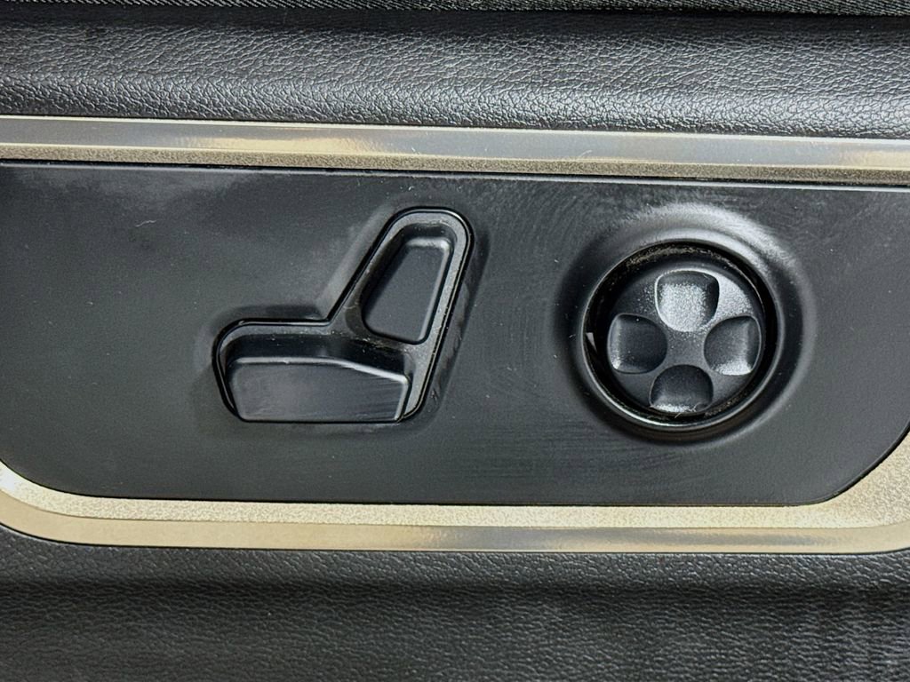 Used 2019 RAM 1500 Laramie Longhorn image 12