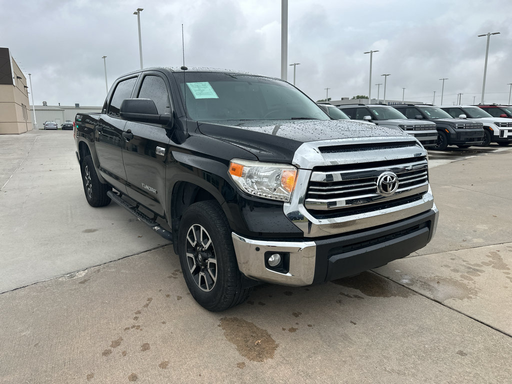 Used 2017 Toyota Tundra SR5 w/ TRD Off Road Package AWD/4WD image 9