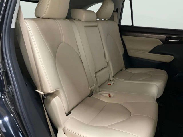 Used 2024 Toyota Highlander Limited AWD/4WD image 73