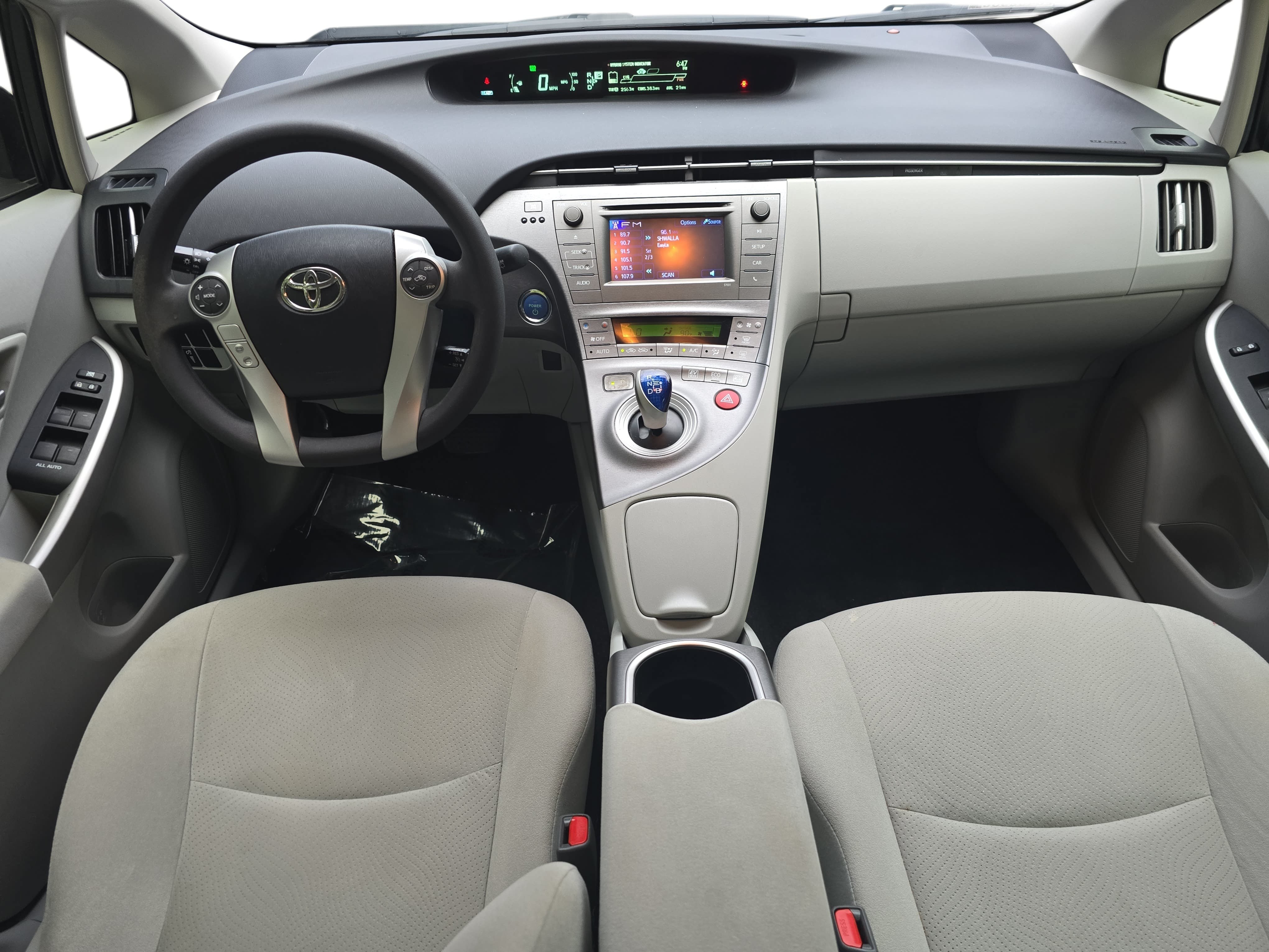 Used 2015 Toyota Prius Two FWD image 9