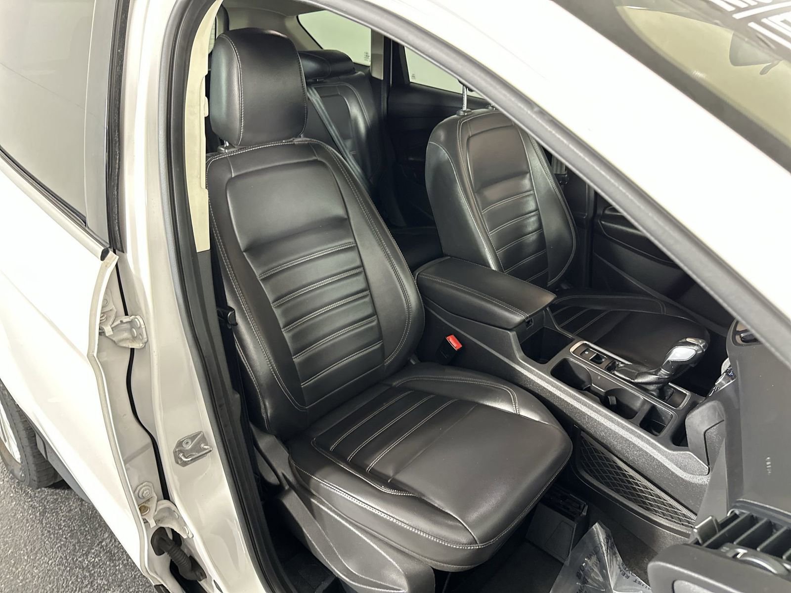 Used 2019 Ford Escape SEL image 31