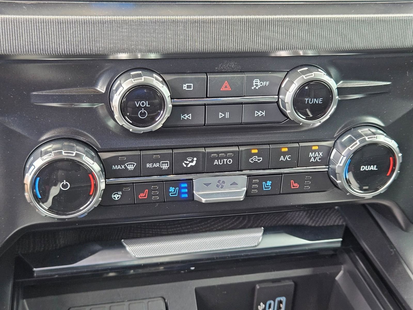 New 2025 Ford F250 Platinum image 19