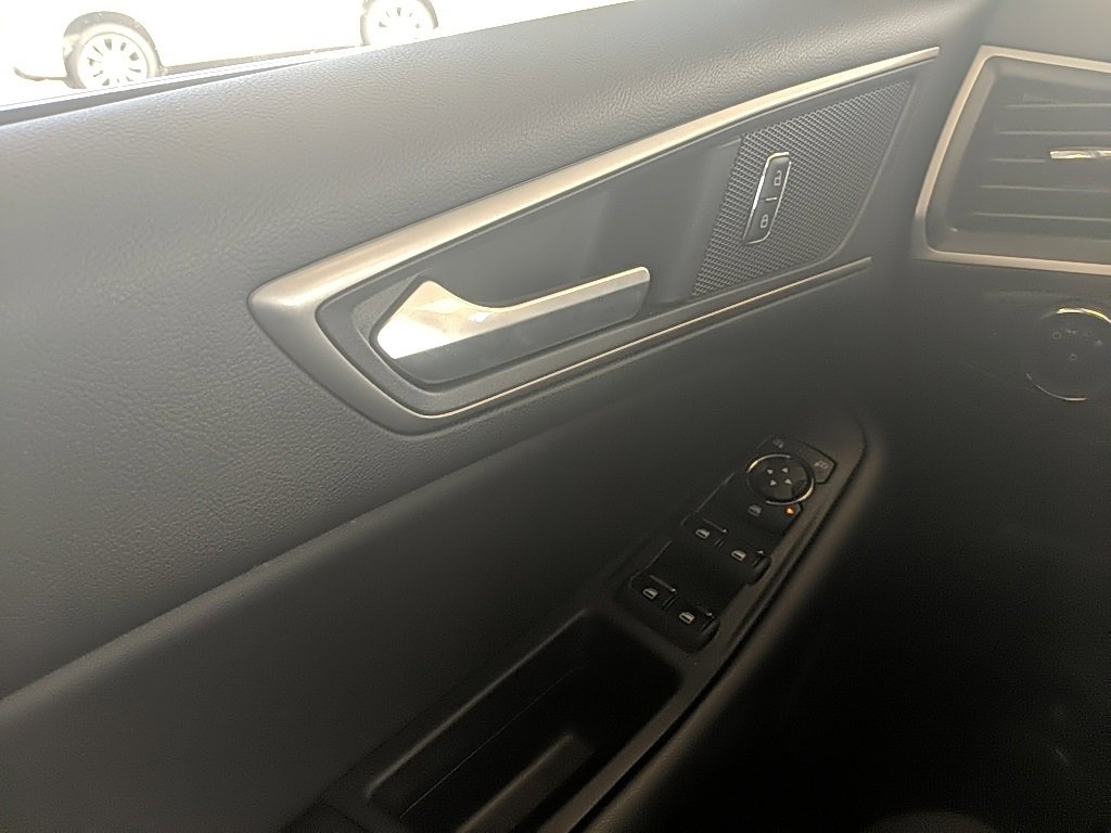 Certified 2023 Ford Edge SEL image 22