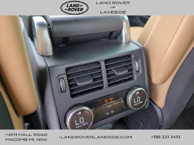 Used 2023 Land Rover Discovery Metropolitan Edition AWD/4WD image 13