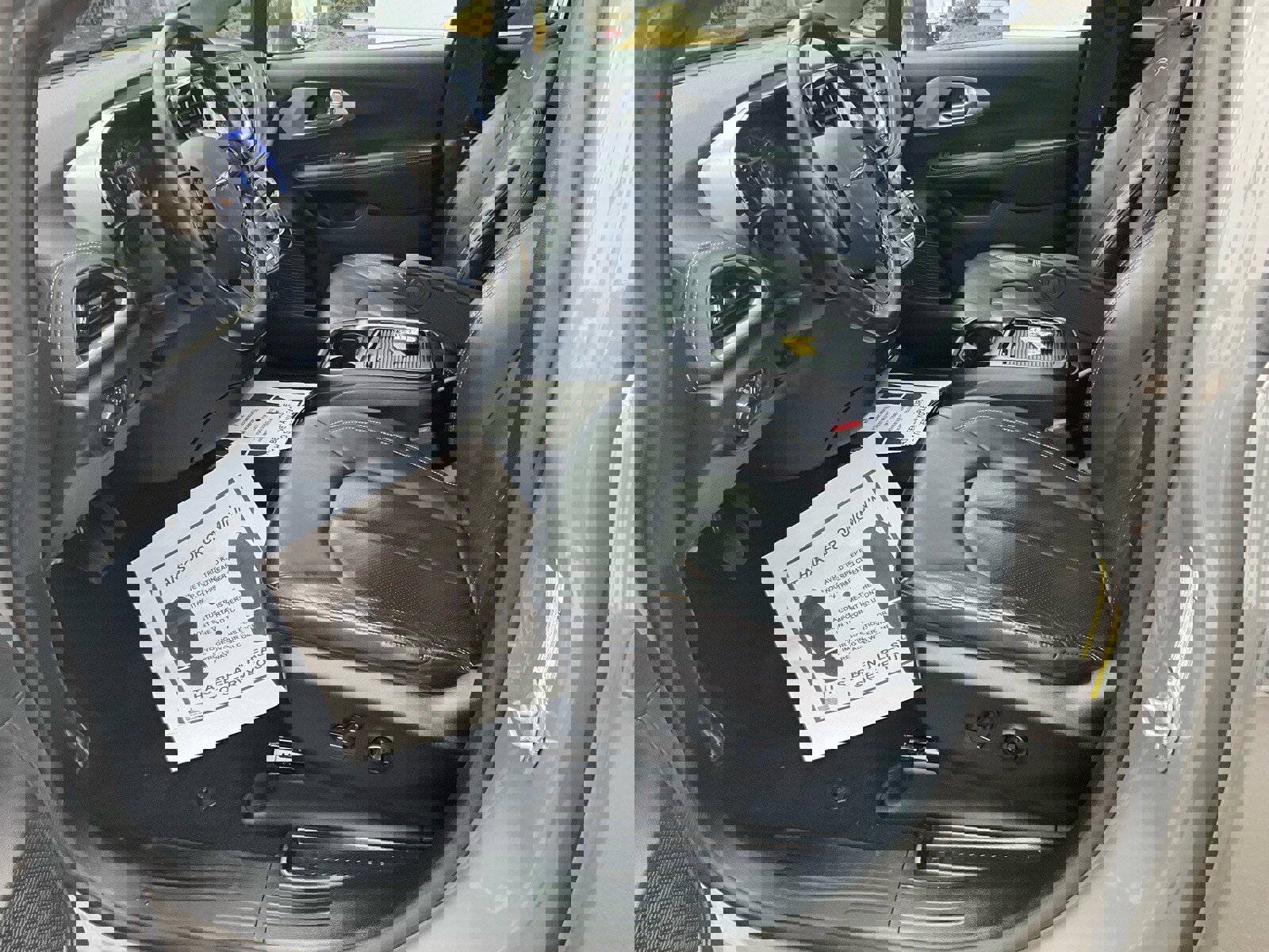 Used 2021 Chrysler Pacifica Touring-L w/ Premium & Safety Sphere Group image 5