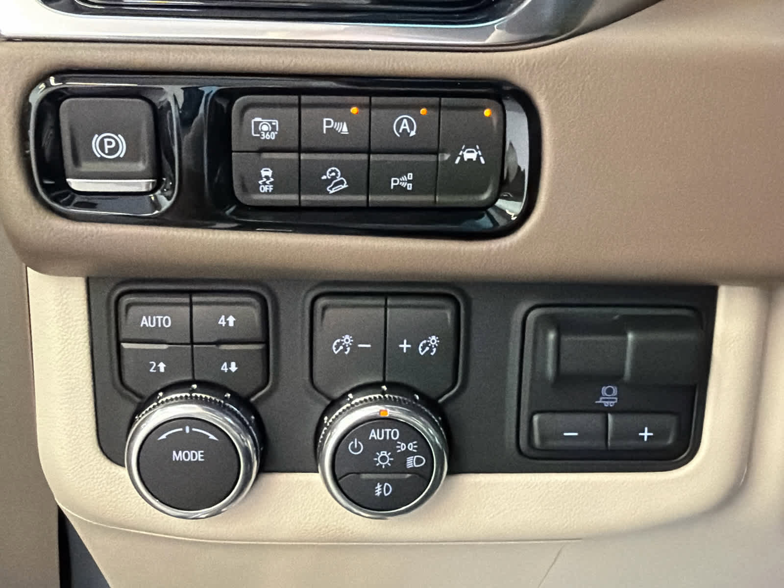 New 2026 GMC Yukon Denali w/ Denali Reserve Package AWD/4WD image 47
