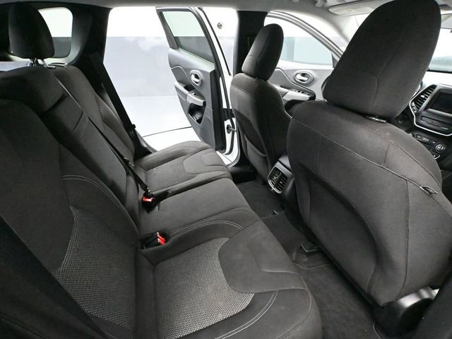 Used 2019 Jeep Cherokee Latitude w/ Popular Appearance Group image 38