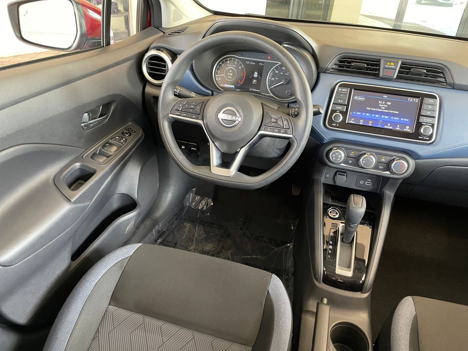 Used 2025 Nissan Versa SV image 32