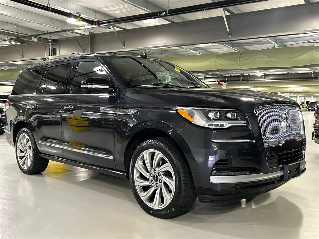 Certified 2022 Lincoln Navigator Reserve image 1