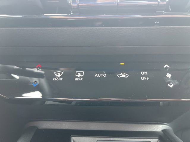 New 2025 Nissan Kicks SR image 22