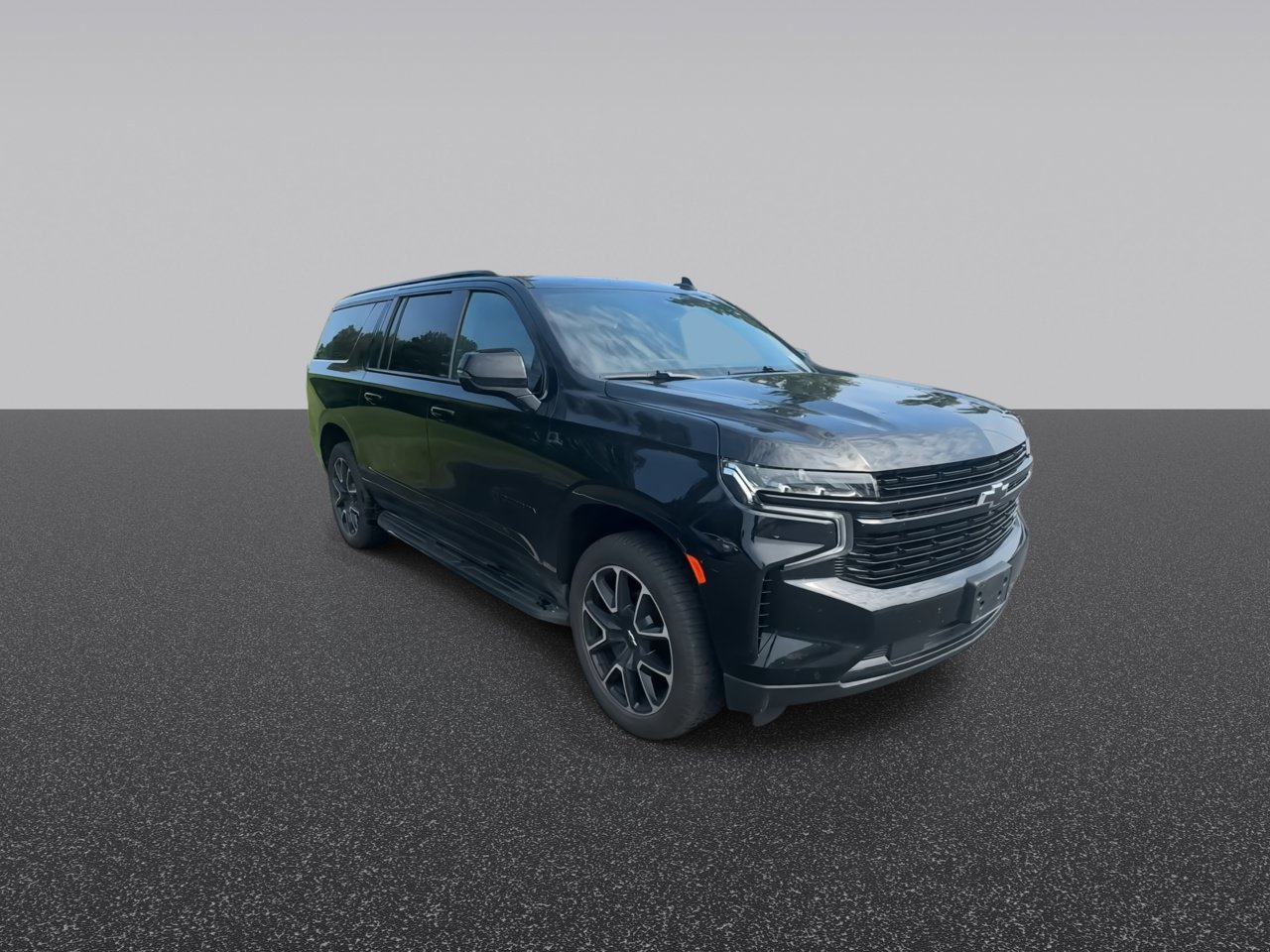 Used 2023 Chevrolet Suburban RST w/ Luxury Package AWD/4WD image 3