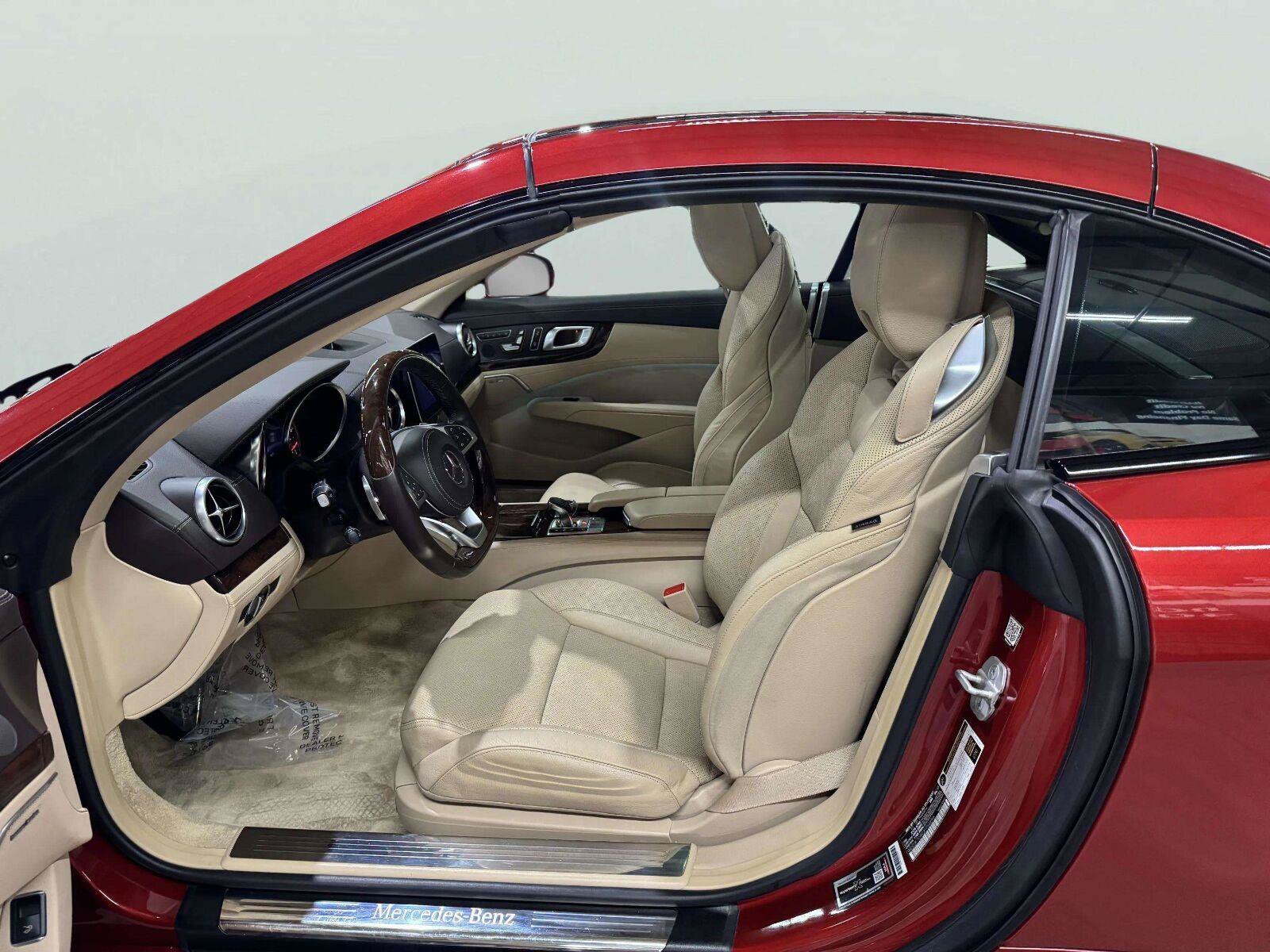 Used 2018 Mercedes-Benz SL 550 image 24