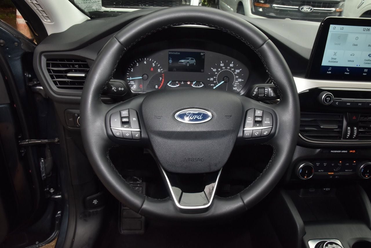 Used 2022 Ford Escape SE w/ SE Sport Appearance Package FWD image 22