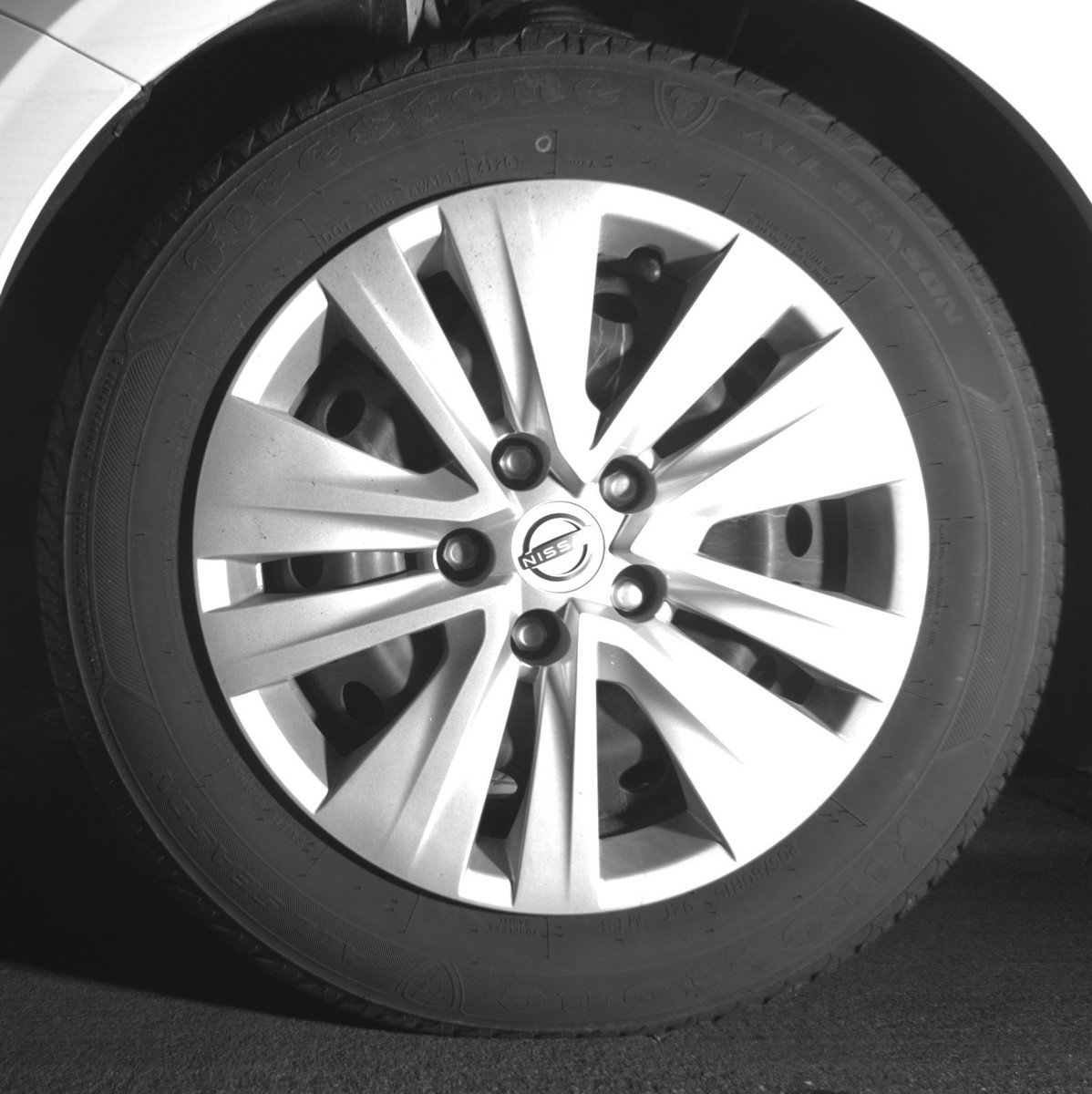 Used 2025 Nissan Sentra S image 12