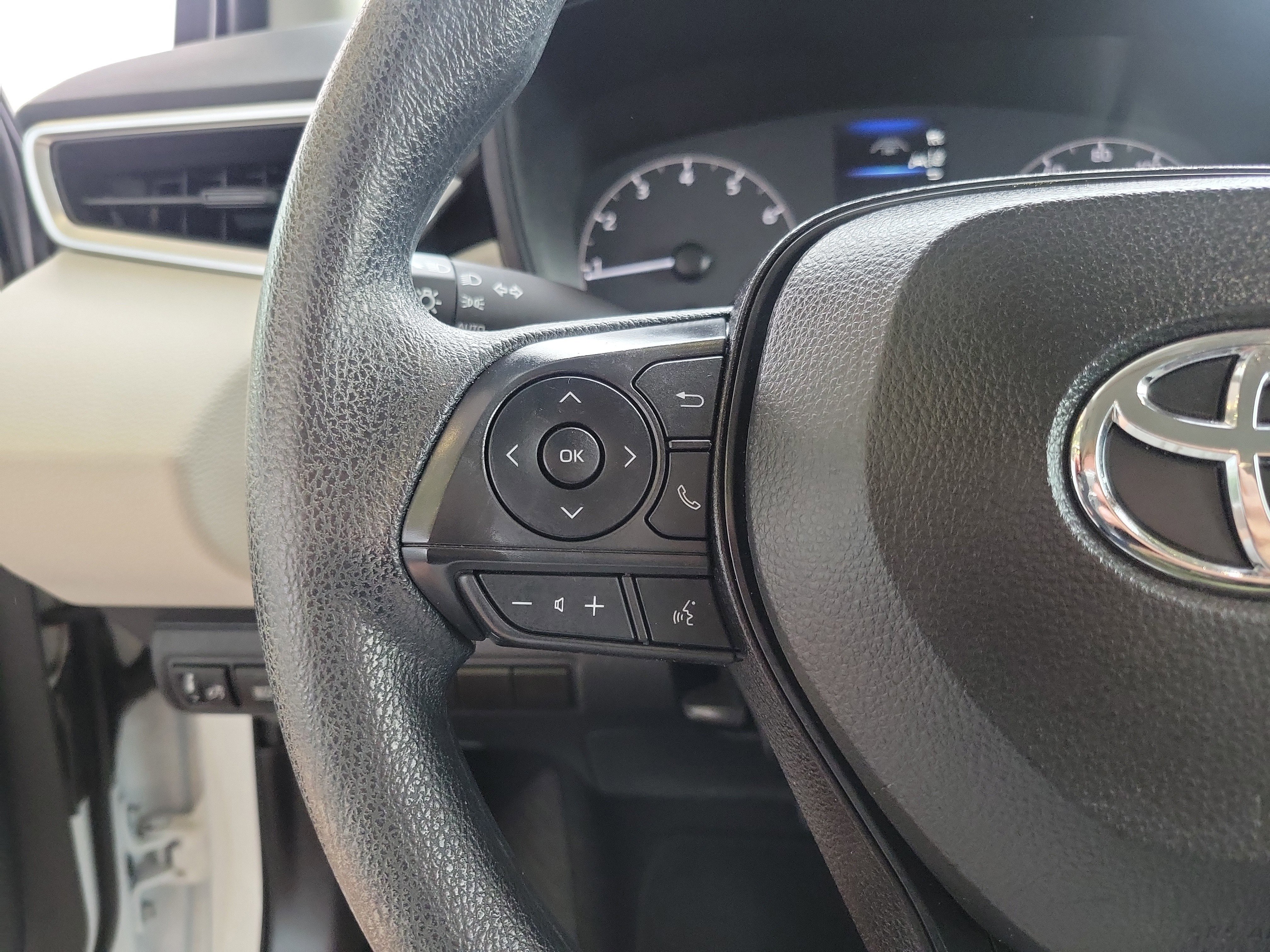 Used 2024 Toyota Corolla LE image 19