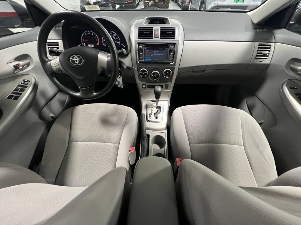 Used 2013 Toyota Corolla LE FWD image 23
