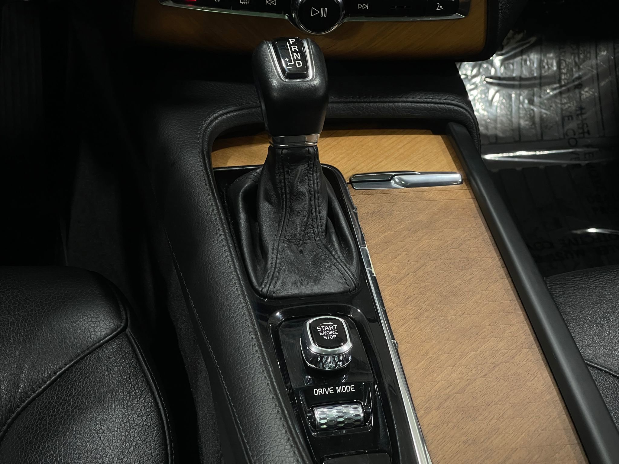 Used 2021 Volvo XC90 T6 Momentum w/ Advanced Package AWD/4WD image 29