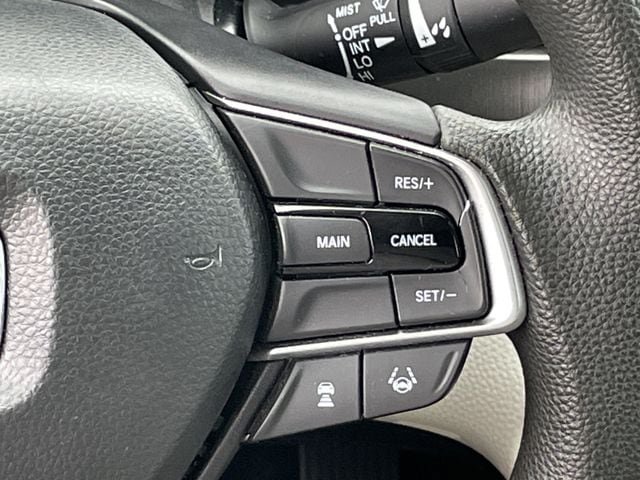 Used 2018 Honda Accord LX image 13