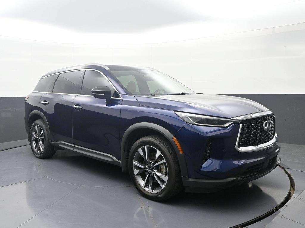 Used 2023 INFINITI QX60 Luxe w/ Vision Package AWD/4WD image 3