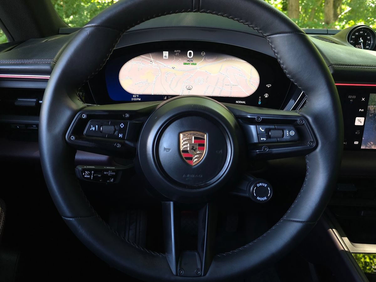 Used 2025 Porsche Macan 4 Electric AWD/4WD image 32