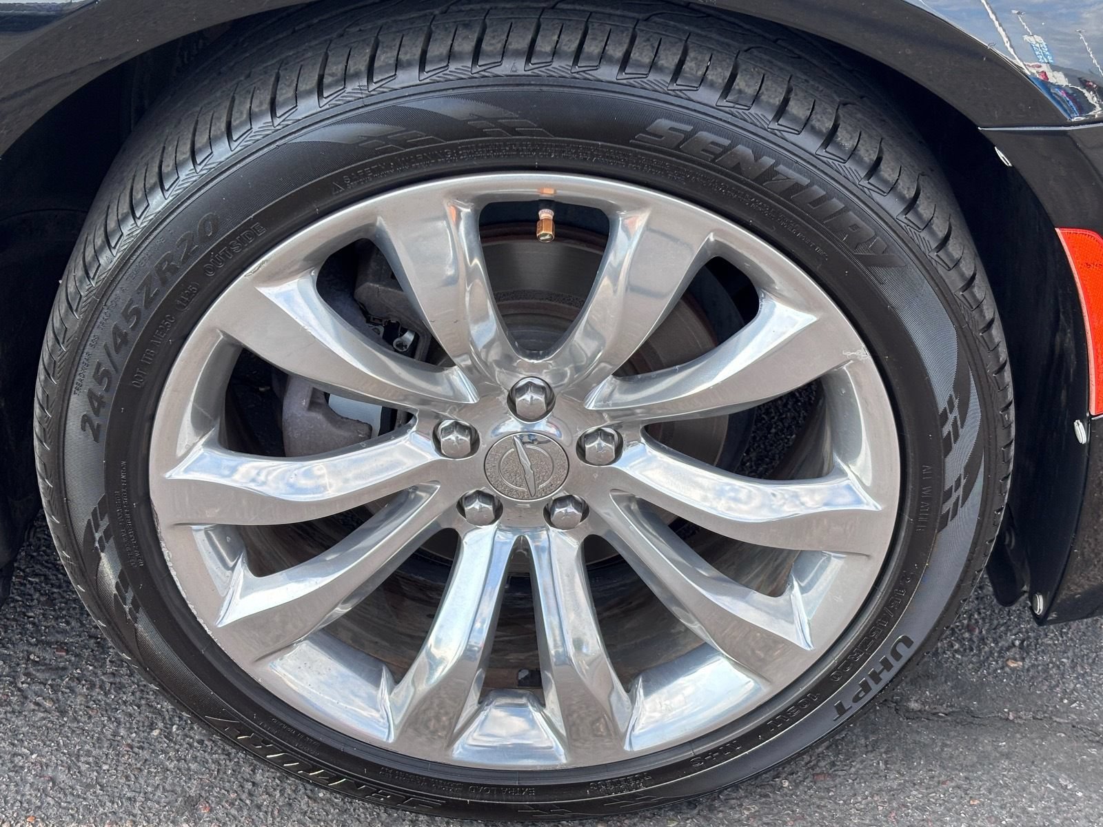Used 2020 Chrysler 300 Limited RWD image 11
