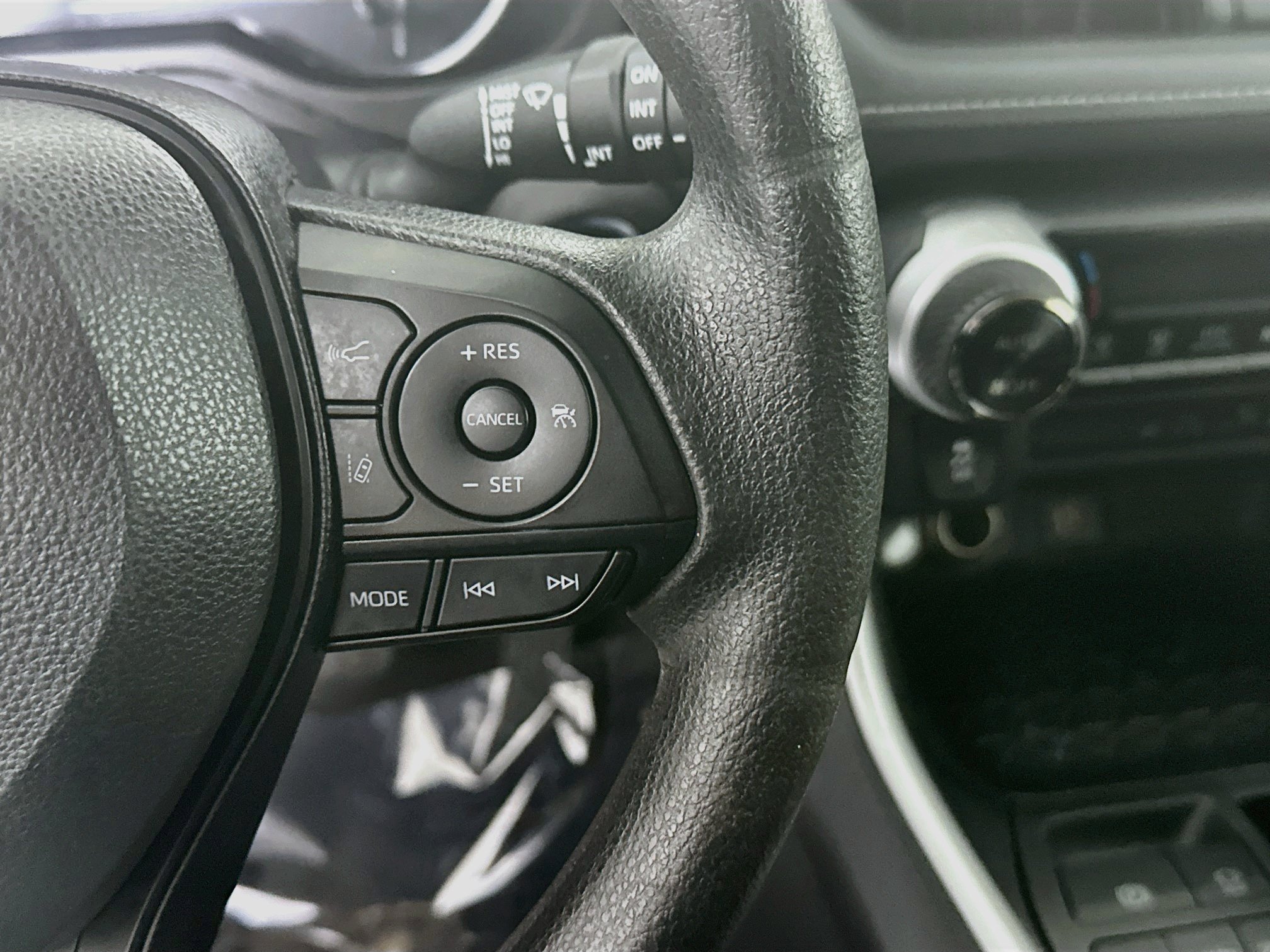 Used 2024 Toyota RAV4 XLE FWD image 17