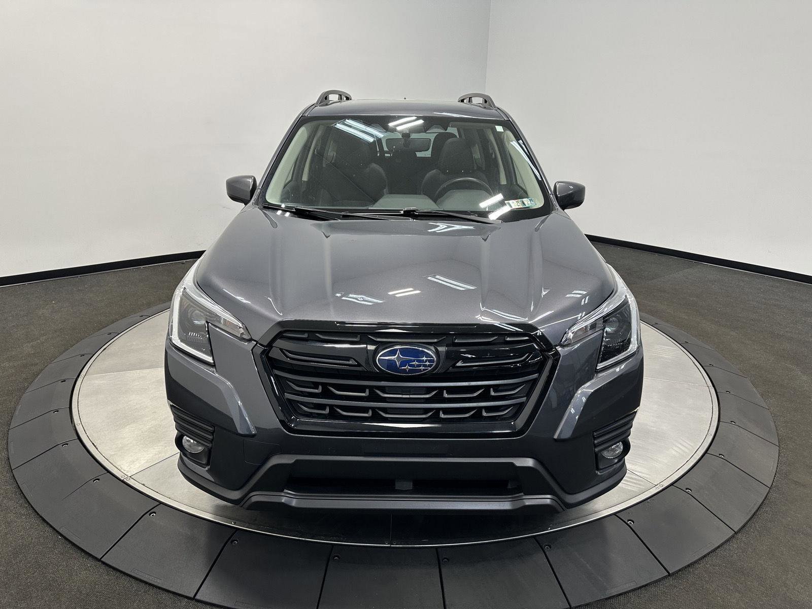 Used 2023 Subaru Forester Premium AWD/4WD image 3