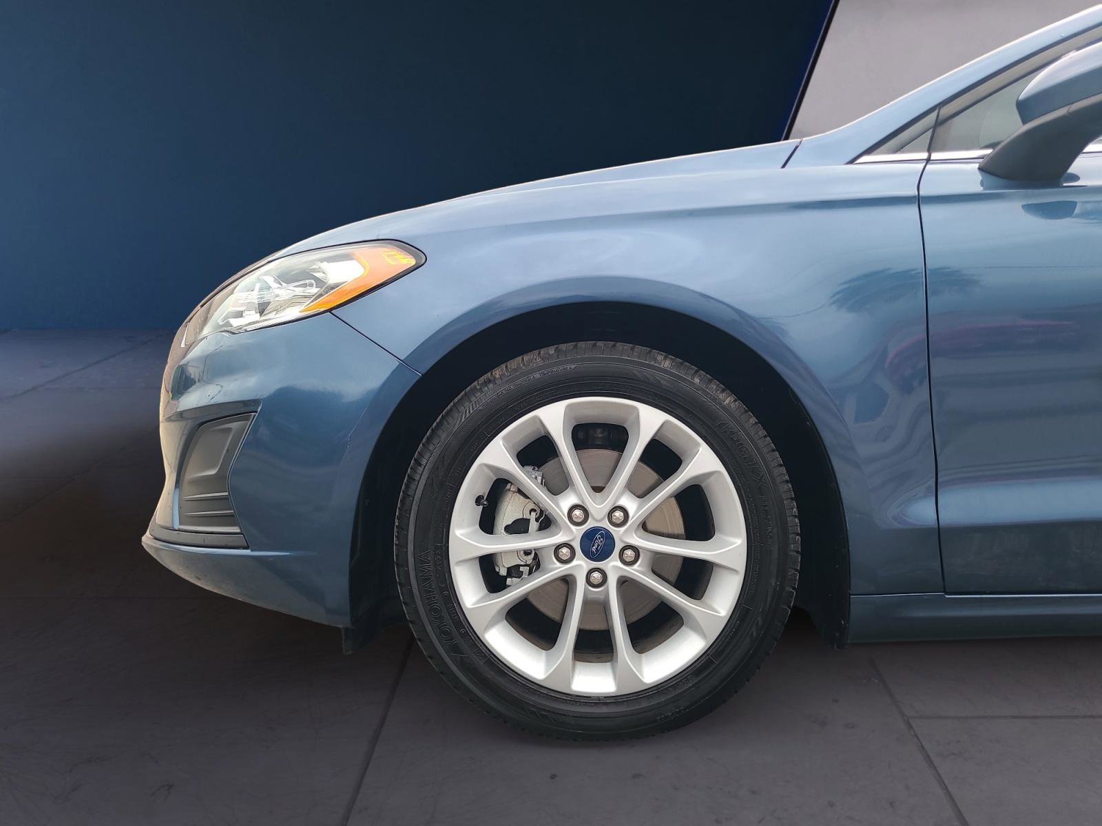 Used 2019 Ford Fusion SE FWD image 9