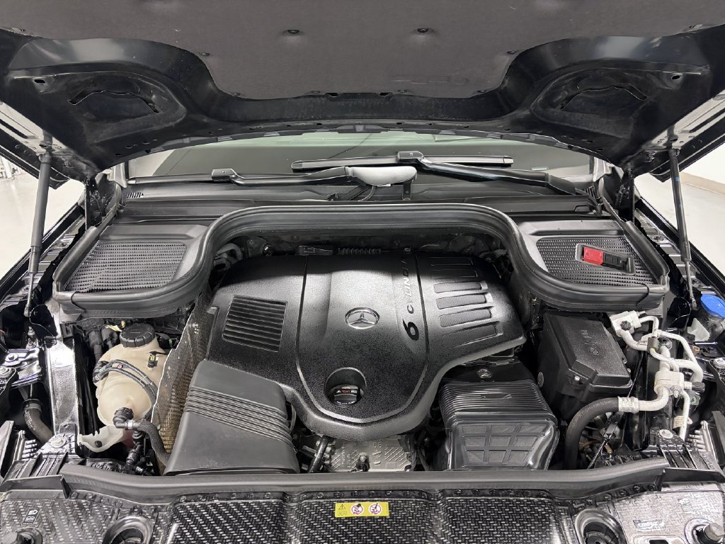 Used 2023 Mercedes-Benz GLS 450 4MATIC image 11