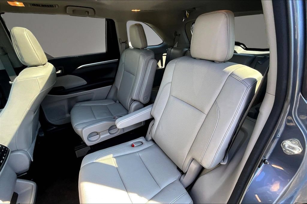 Used 2018 Toyota Highlander Limited Platinum AWD/4WD image 22