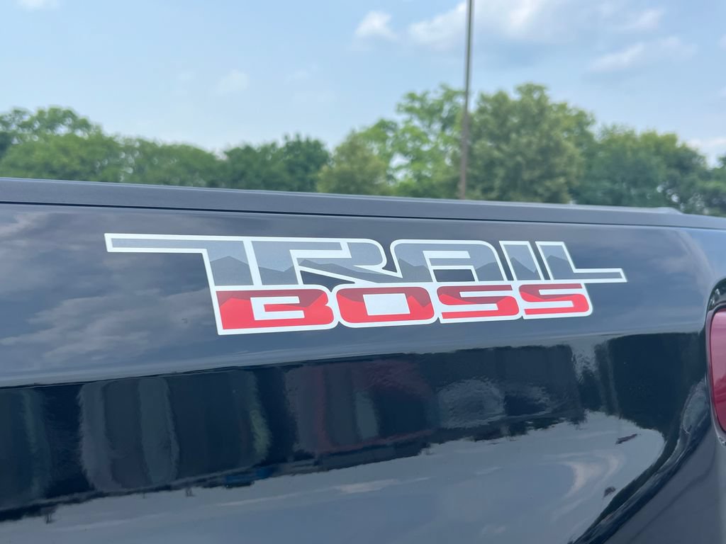 Used 2022 Chevrolet Silverado 1500 LT Trail Boss AWD/4WD image 21