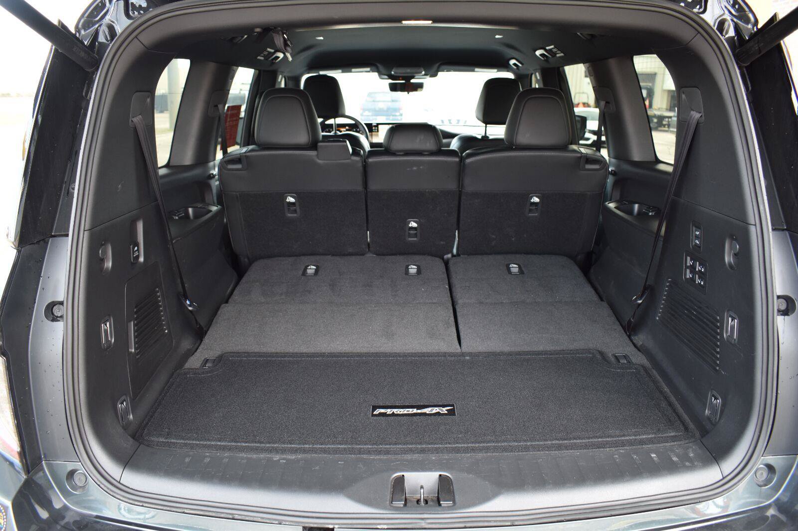 Certified 2025 Nissan Armada PRO-4X AWD/4WD image 63