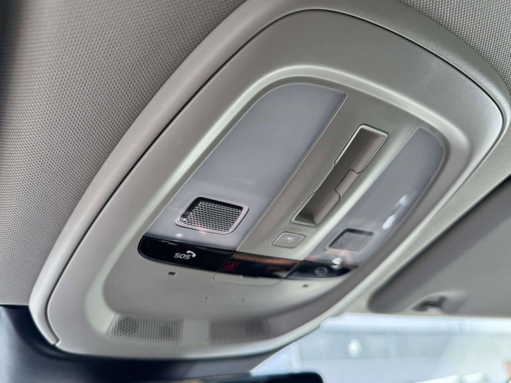 Certified 2023 Volvo XC60 B5 Plus w/ Climate Package image 29