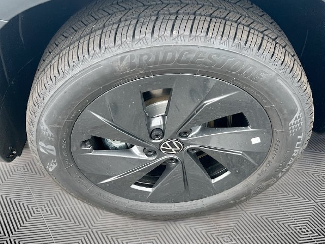 New 2026 Volkswagen Taos S FWD image 28