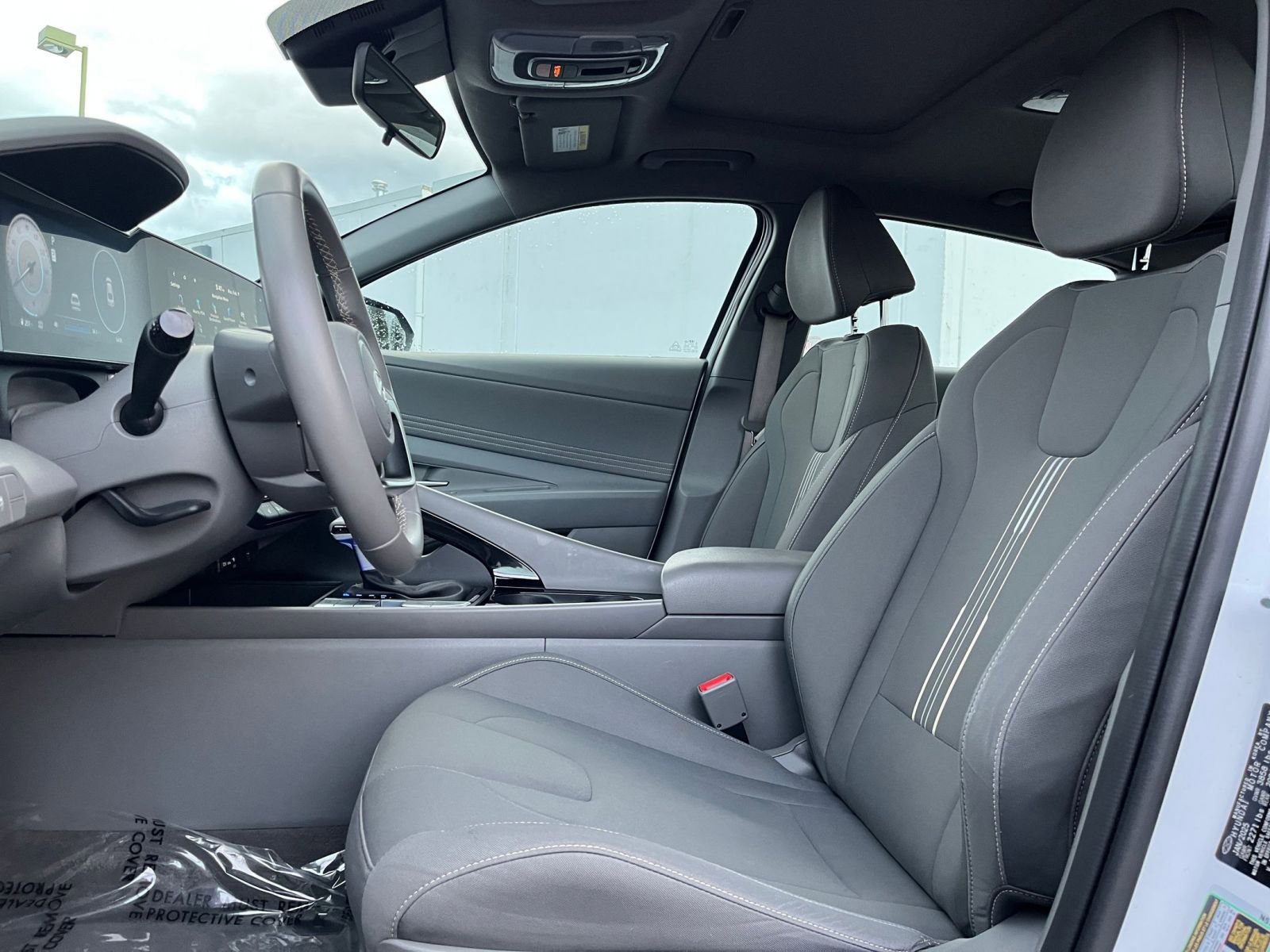 Used 2025 Hyundai Elantra SEL image 27